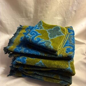 Jacquard Blue and Green Bath Towel Set